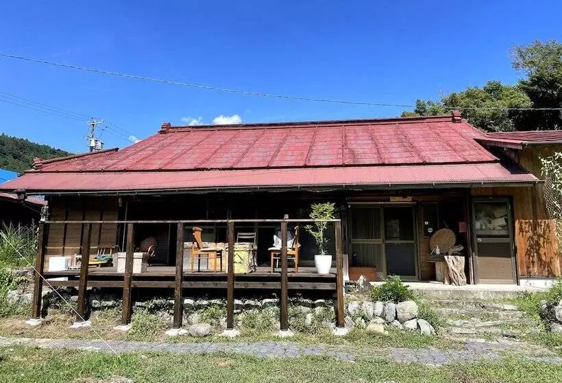 Guesthouse Voketto  Hostel