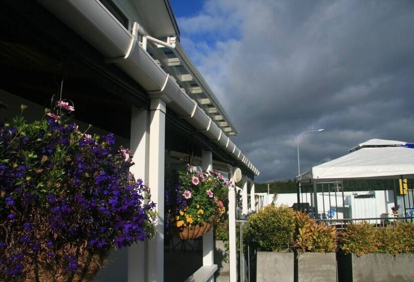 Accommodation At Te Puna Motel
