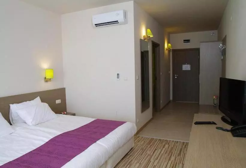 Aqua Nevis Hotel & Aqua Park   All Inclusive