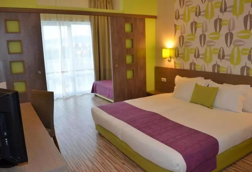 Aqua Nevis Hotel & Aqua Park   All Inclusive