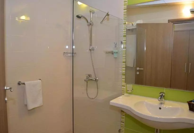 Aqua Nevis Hotel & Aqua Park   All Inclusive