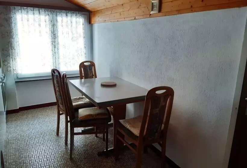 هتل Holiday House Lärchenheim