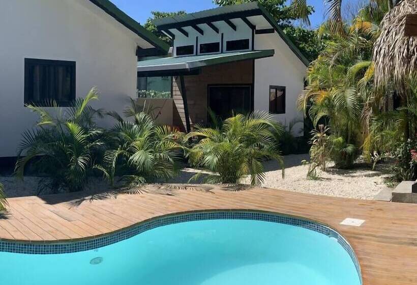 هتل Santeria Lodge