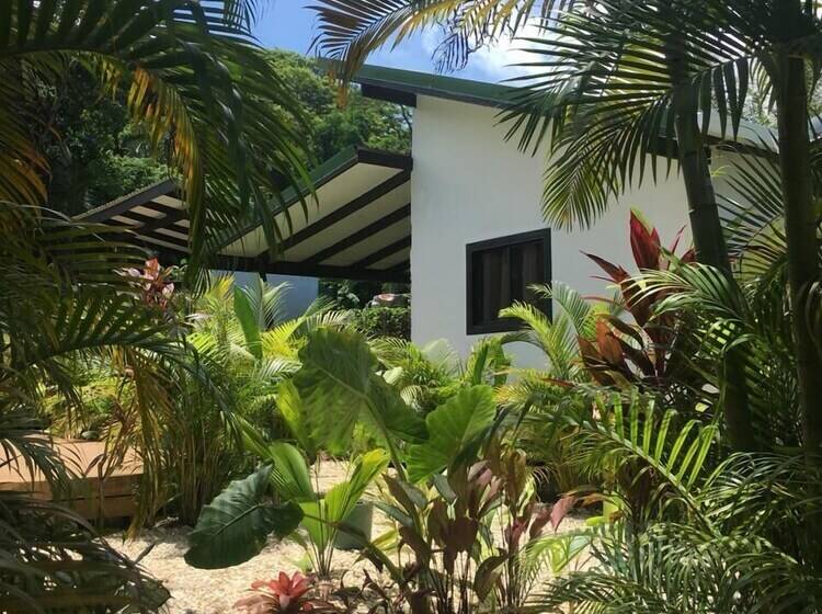 هتل Santeria Lodge