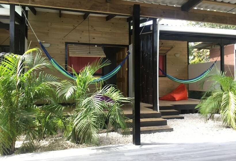 هتل Santeria Lodge