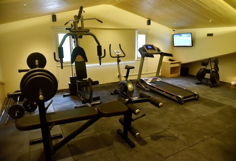 בית מלון כפרי The Orchid Shimla