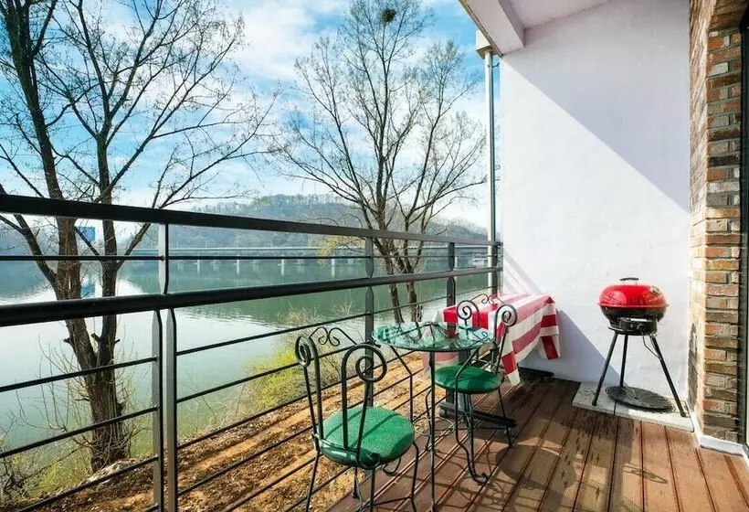 Nami Island Rivermoon Pension