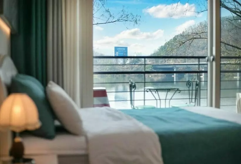 Nami Island Rivermoon Pension