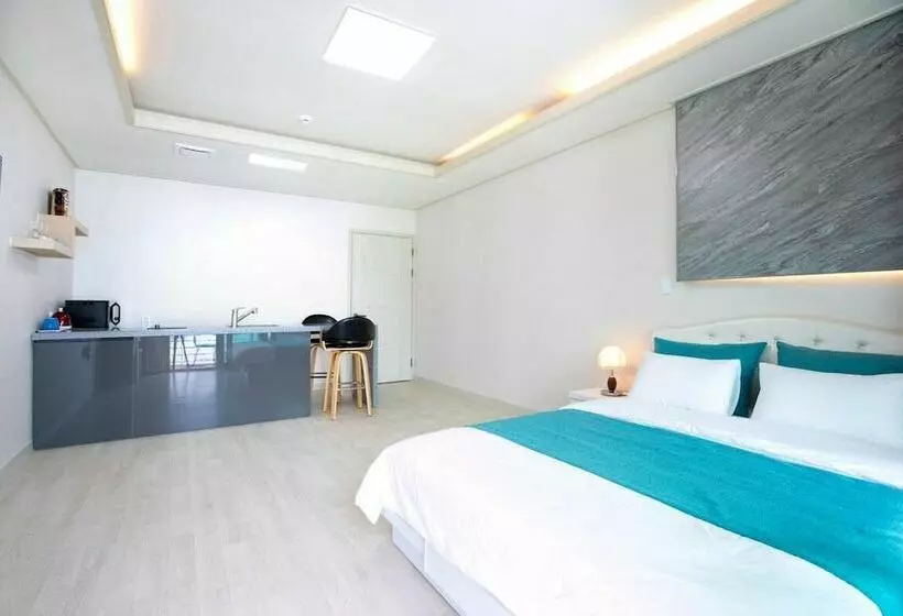 Nami Island Rivermoon Pension
