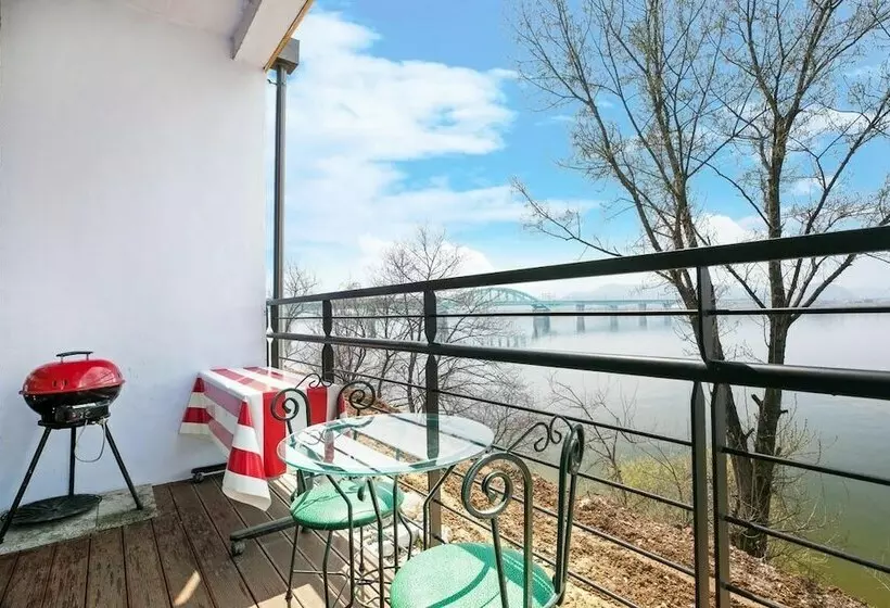 Nami Island Rivermoon Pension