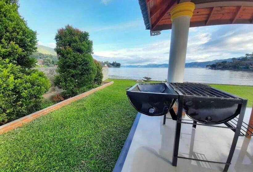 פנסיון Juma Cottages