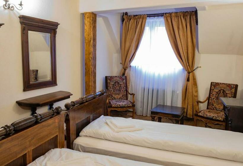 Пансион The Throne   M Museum