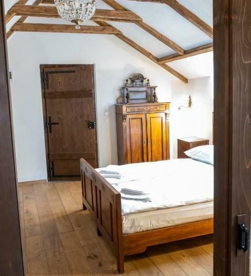 Пансион The Throne   M Museum