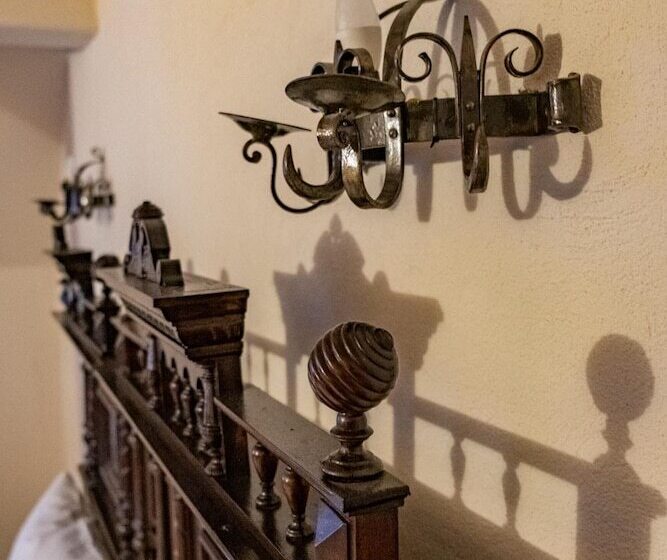 Пансион The Throne   M Museum