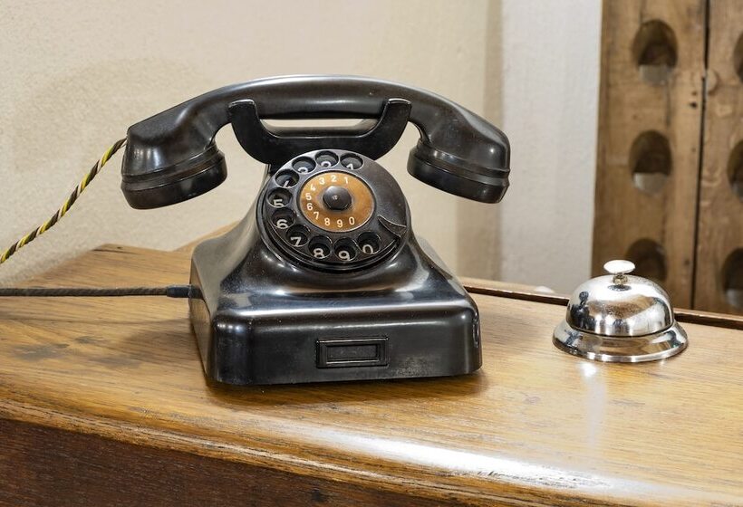 Пансион The Throne   M Museum