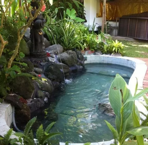 ペンション White Lotus Oasis