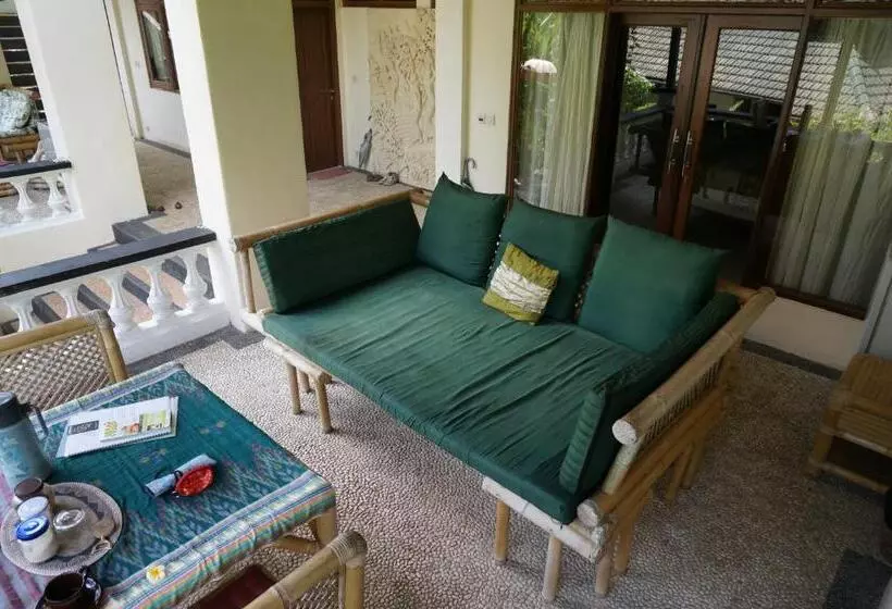 ペンション White Lotus Oasis