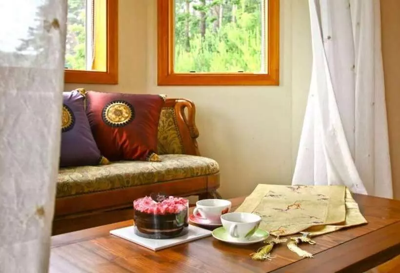 Taean Sky Lake Pension