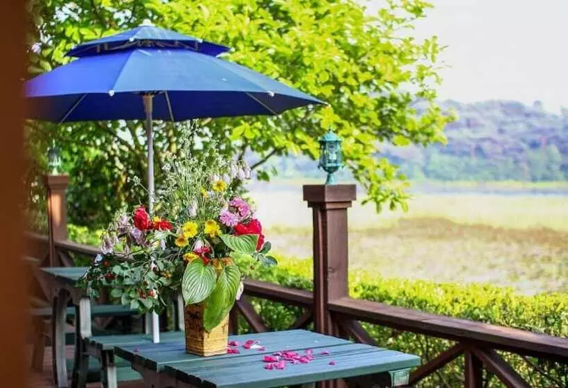 Taean Sky Lake Pension