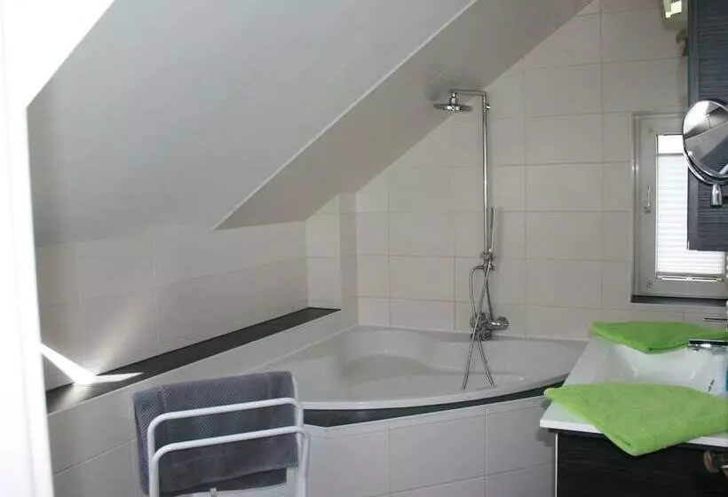 Hotelli Ferienwohnung Am Kurpark