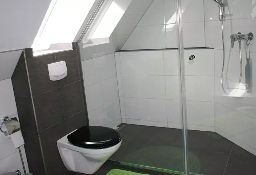 Hotelli Ferienwohnung Am Kurpark