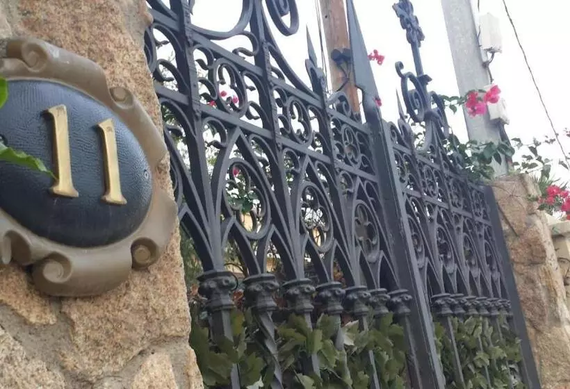 تختخواب و صبحانه Alojamientos La Casa De Piedra