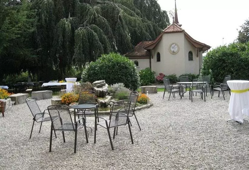 هتل Bildungszentrum Burgbühl