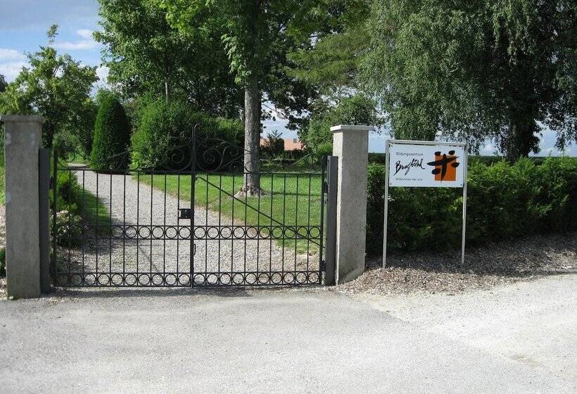 Отель Bildungszentrum Burgbühl