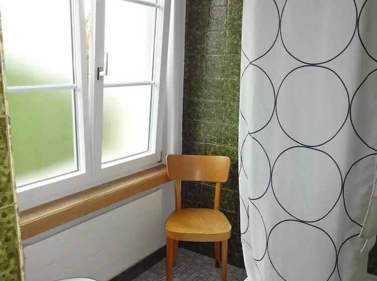 هتل Bildungszentrum Burgbühl