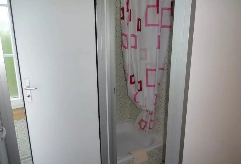 هتل Bildungszentrum Burgbühl