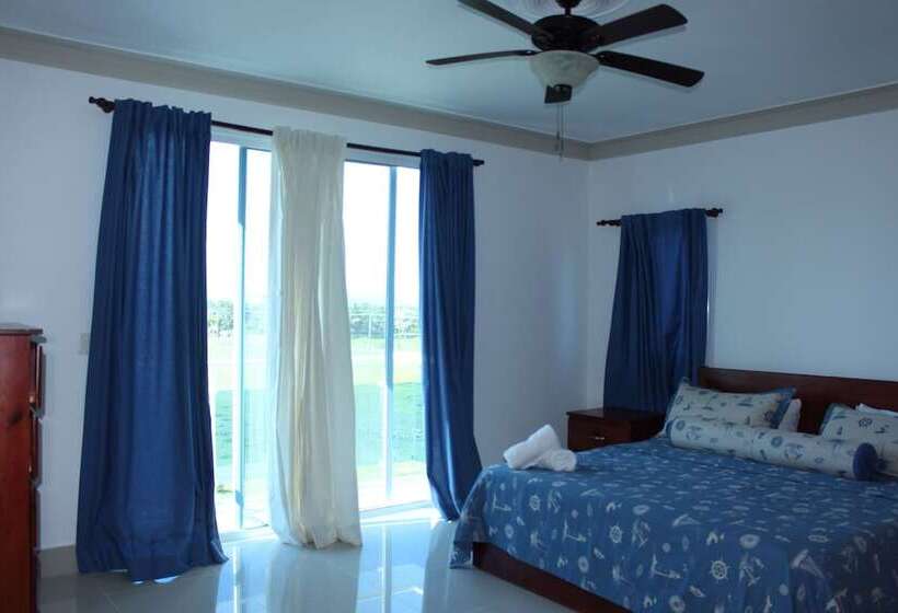 هتل Cabarete Town House