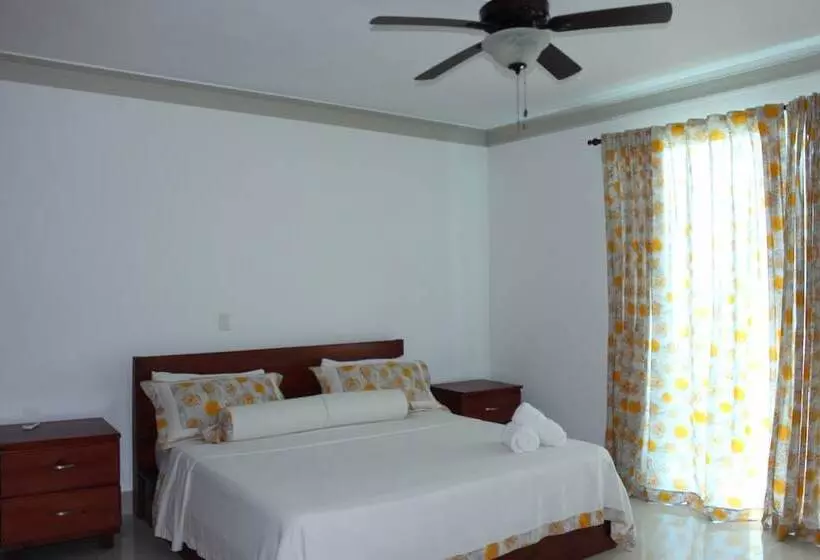 ホテル Cabarete Town House