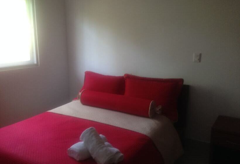 هتل Cabarete Town House