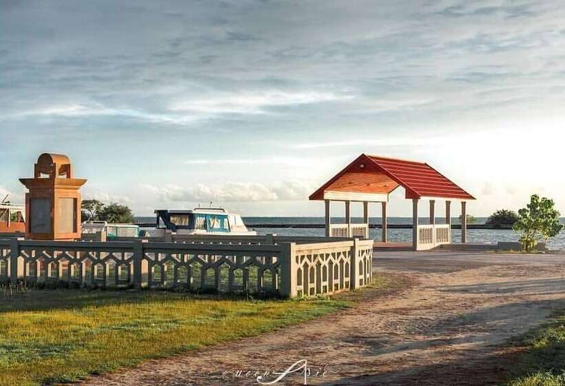 هتل Charming Holiday Lodge