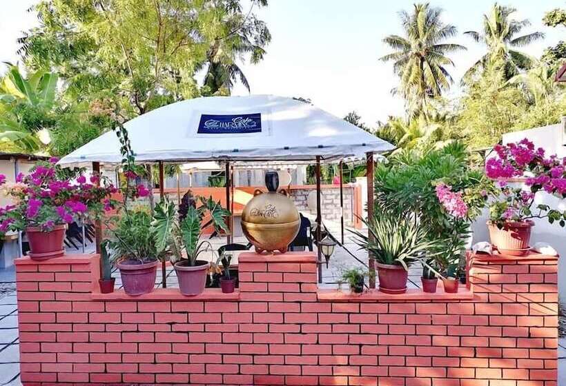 هتل Charming Holiday Lodge