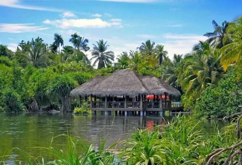 هتل Charming Holiday Lodge