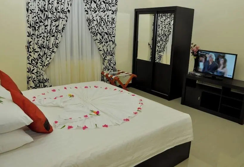 هتل Charming Holiday Lodge