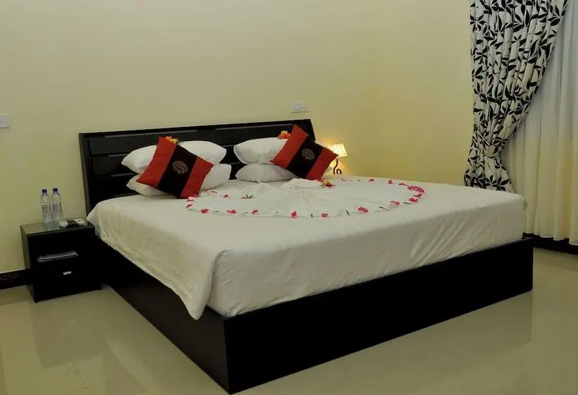 هتل Charming Holiday Lodge