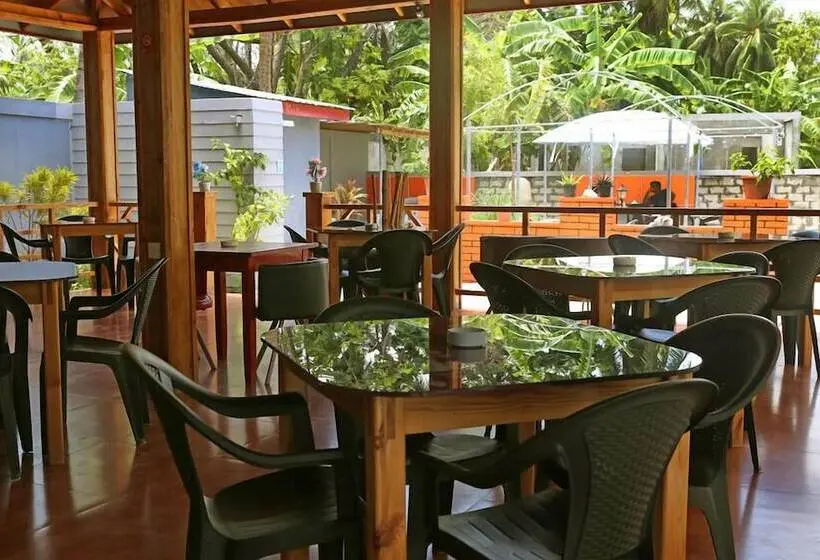 هتل Charming Holiday Lodge