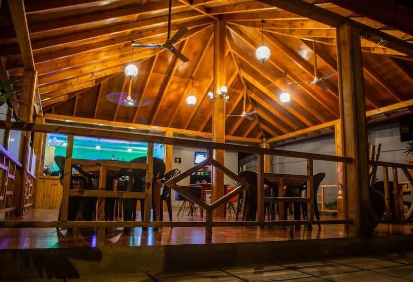 هتل Charming Holiday Lodge