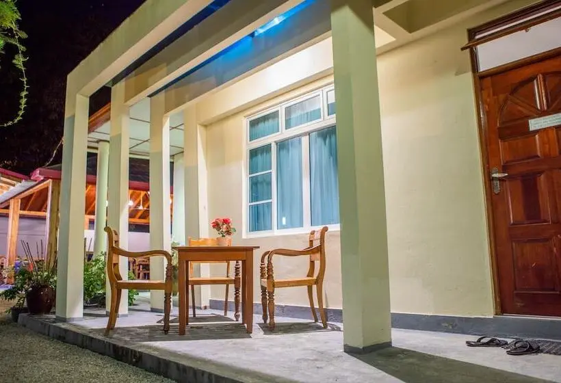 هتل Charming Holiday Lodge