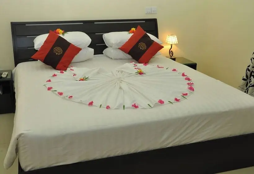 هتل Charming Holiday Lodge