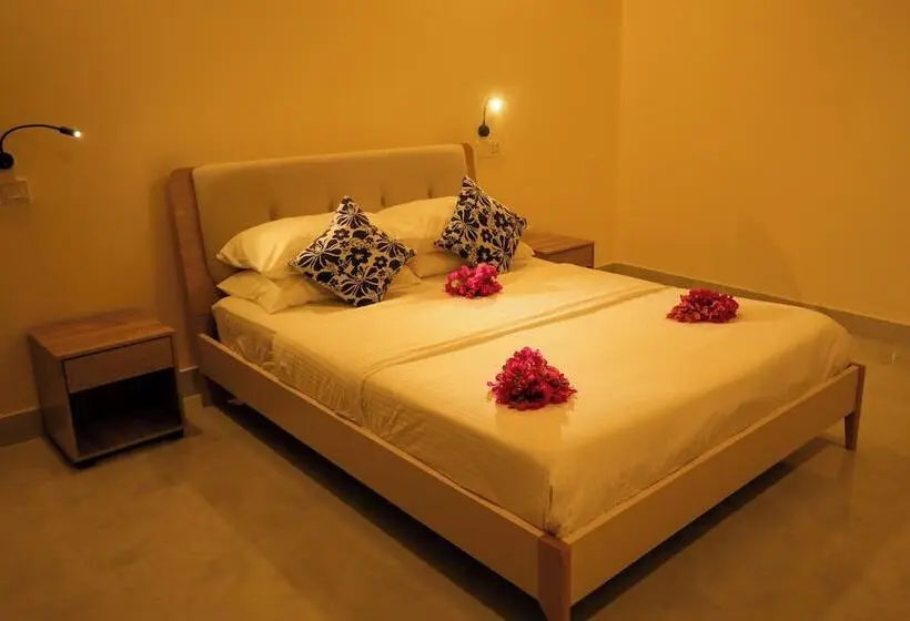هتل Charming Holiday Lodge