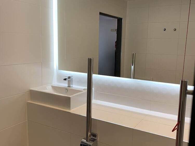 Motel Air Glasgow Airport