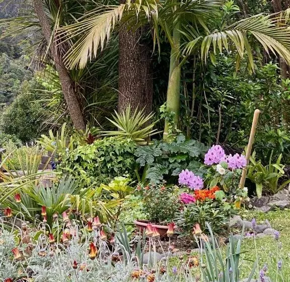 Aamiaismajoitus (B&B) Fantail Hill