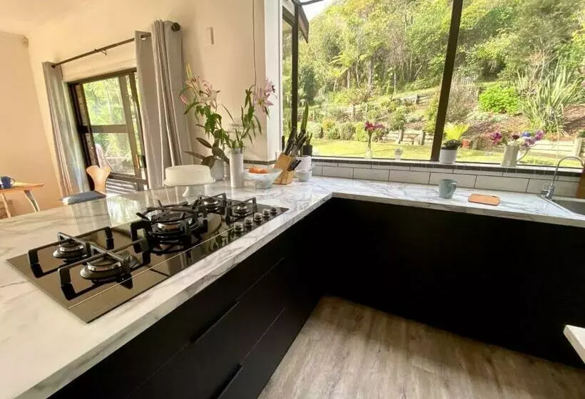 Aamiaismajoitus (B&B) Fantail Hill