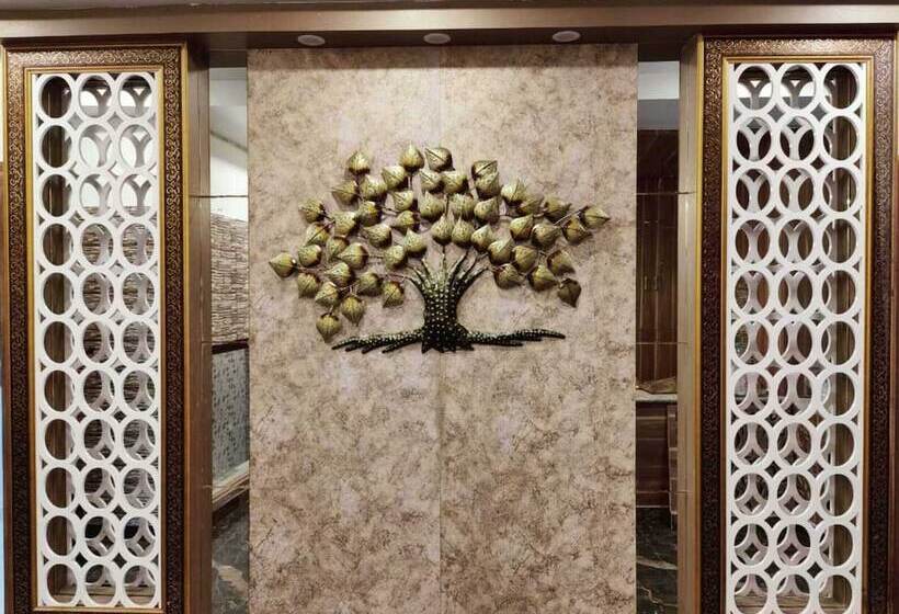 בית מלון כפרי Royal Vrindavan