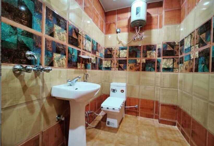 בית מלון כפרי Royal Vrindavan