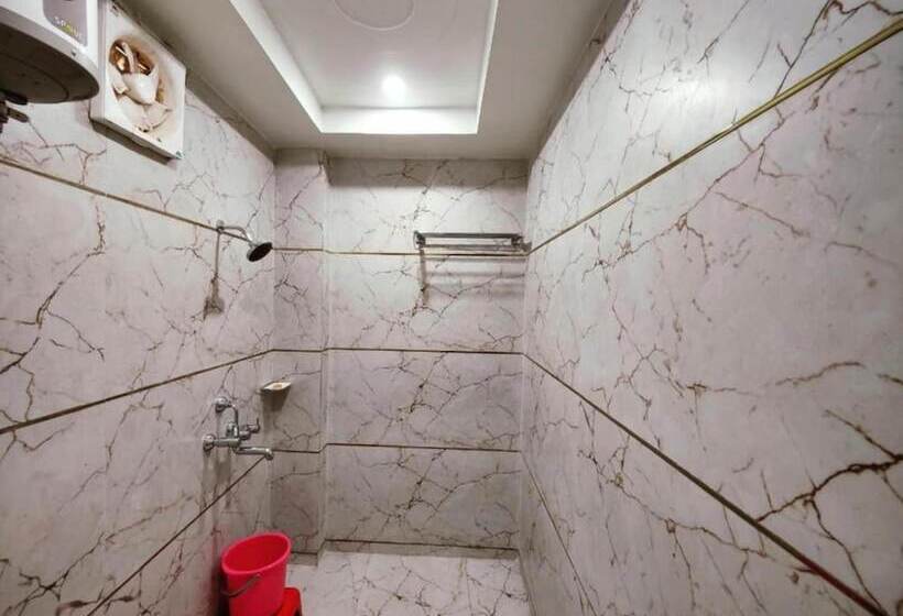 בית מלון כפרי Royal Vrindavan