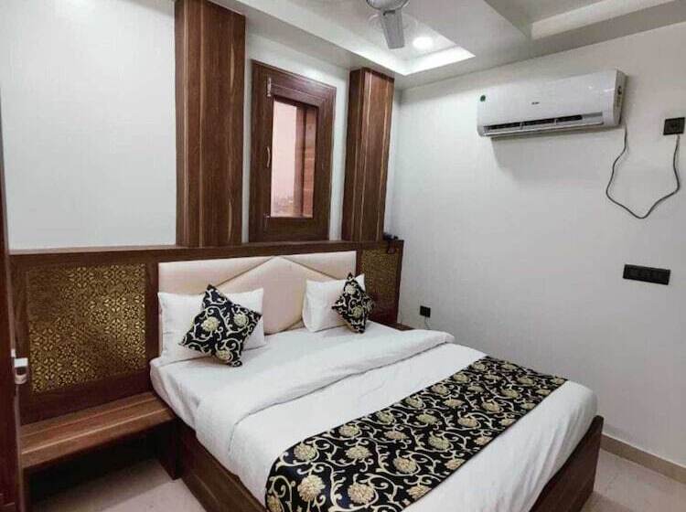 בית מלון כפרי Royal Vrindavan